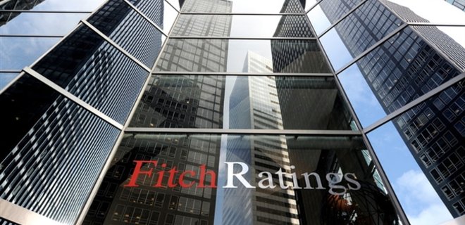 Fitch понизило рейтинги крупных компаний России - Фото