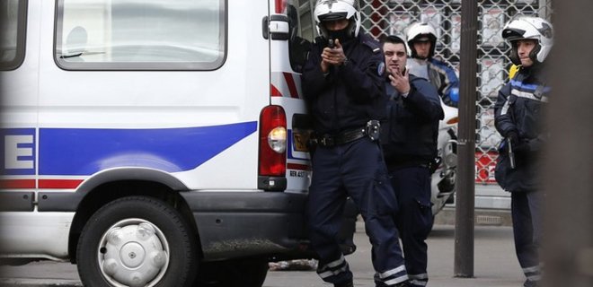 Под Парижем захвачены заложники - СМИ - Фото