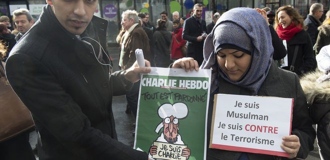 40% французов считают мусульман угрозой идентичности Франции  - Фото