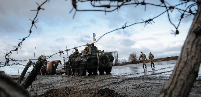 Террористы беспрерывно обстреливают украинскую армию - штаб АТО - Фото