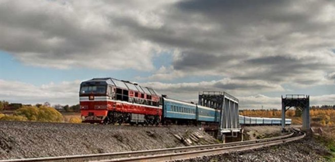 Москаль просит решить проблему с пригородными поездами Луганщины - Фото