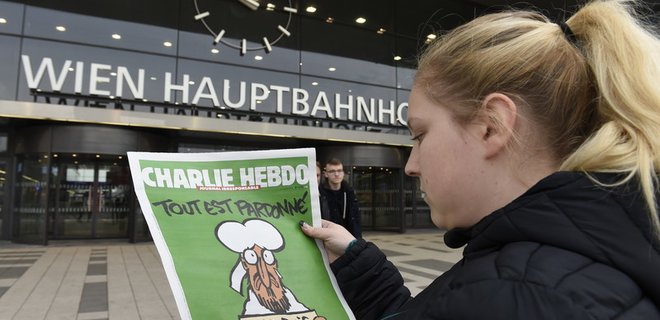 Тираж Charlie Hebdo увеличен до 7 млн экземпляров - Фото