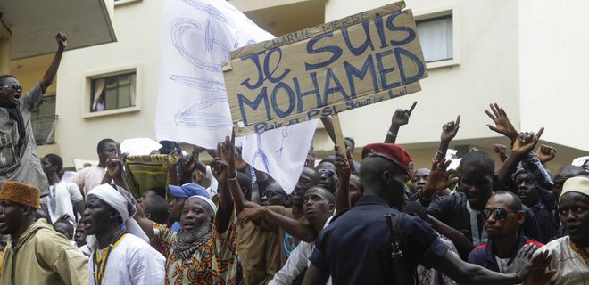 Протест против Charlie Hebdo в Нигере: убиты пять человек - Фото