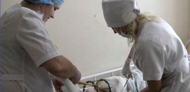 В больницы Днепропетровска доставлены шестьдесят бойцов АТО - Фото
