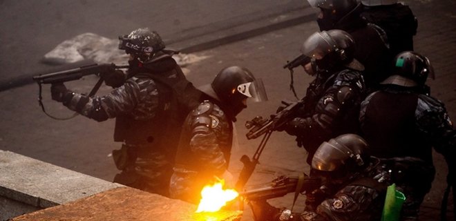 Расстрел Майдана: Обвинительный акт по двум беркутовцам - в суде - Фото