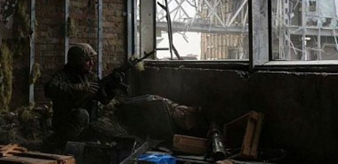 На окраинах Донецка продолжаются столкновения с боевиками - Фото