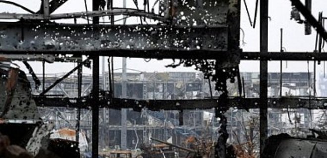 В аэропорту Донецка идут бои: есть погибшие и пленные - Фото