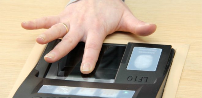 В Украине изготовлено уже около 1 тыс. биометрических паспортов - Фото