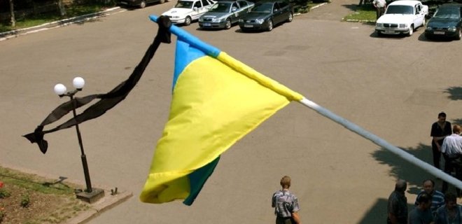 В Украине объявлен День траура по погибшим в Мариуполе - Фото