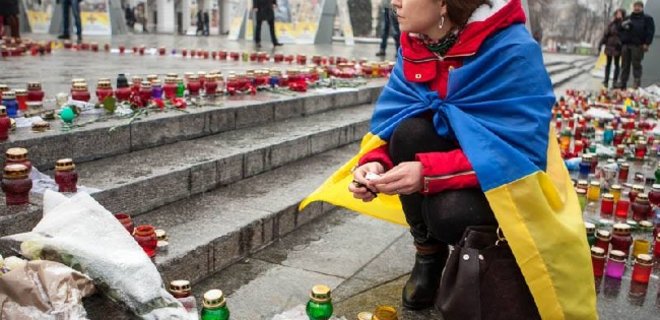 В городах Украины прошли акции в память жертв обстрела Мариуполя - Фото