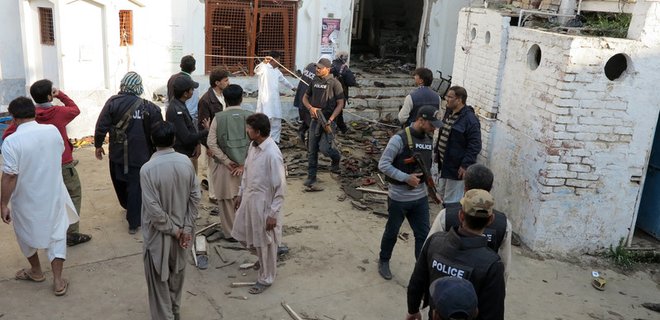 В шиитской мечети в Пакистане взорвался смертник: 60 погибших - Фото