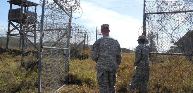 США не намерены возвращать Кубе базу в Гуантанамо - Фото