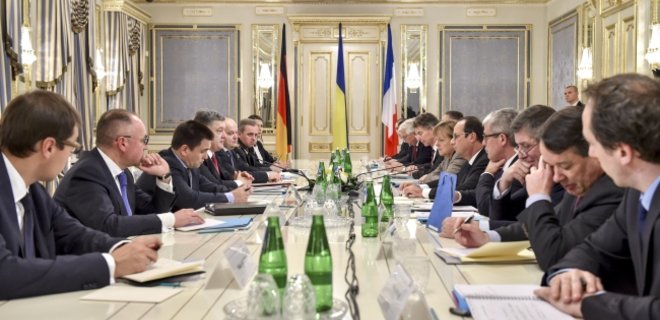Порошенко, Меркель и Олланд разработали предложения по Донбассу - Фото