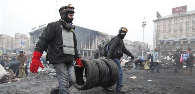 МВД составило таблицу преступлений на Евромайдане - Фото