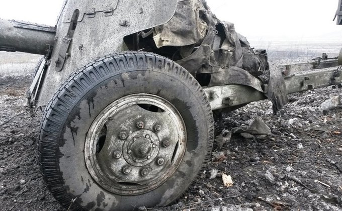 Под Донецком силы АТО уничтожают технику боевиков: фото