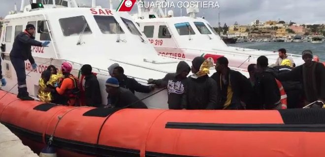 В Средиземном море у берегов Италии утонули более 200 мигрантов - Фото