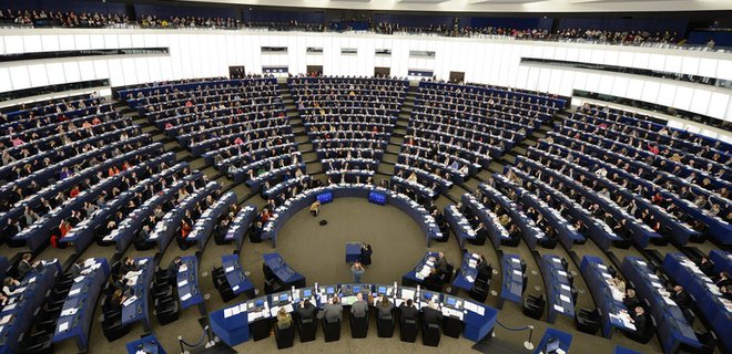 Консерваторы в Европарламенте требуют усилить санкции против РФ - Фото