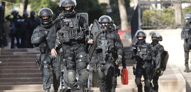 Во Франции по подозрению в терроризме задержаны шесть чеченцев - Фото