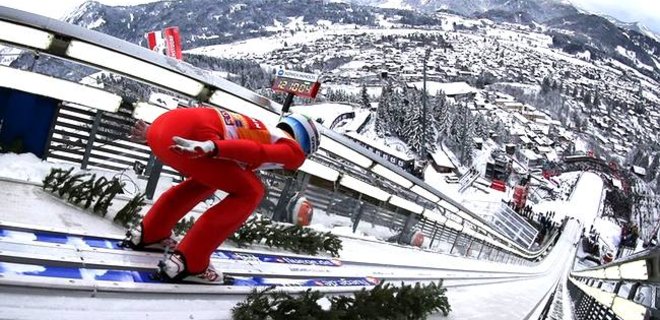 Установлен мировой рекорд в прыжках на лыжах с трамплина: видео - Фото