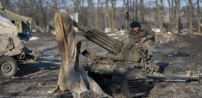 Сегодня должен начаться отвод тяжелого вооружения в Донбассе - Фото