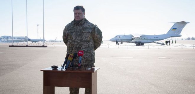 Порошенко: Из Дебальцево выведены 80% украинских военнослужащих - Фото