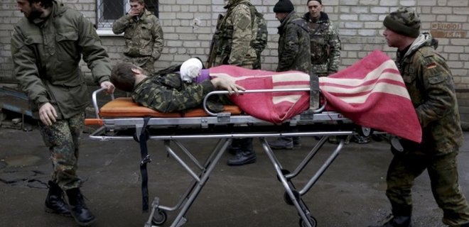Войска с боем выходят из Дебальцево - медики - Фото