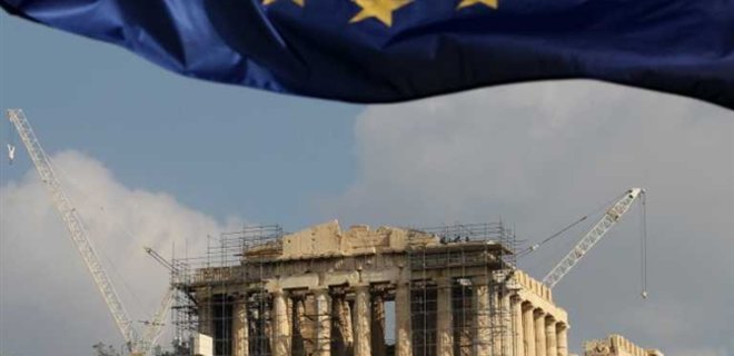 Еврогруппа продолжила программу финпомощи Греции - Фото
