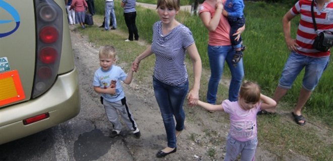 В Донбассе погибло свыше 65 детей - детский омбудсмен - Фото