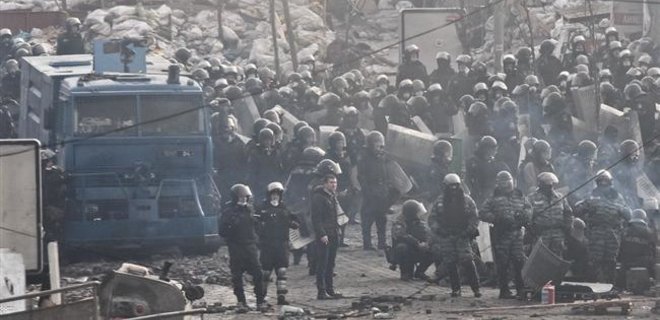 Расстрел Майдана: суд задержал на 2 месяца беркутовца Маринченко - Фото