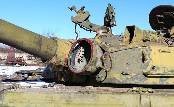 Военные ремонтники разбирают российскую бронетехнику на запчасти