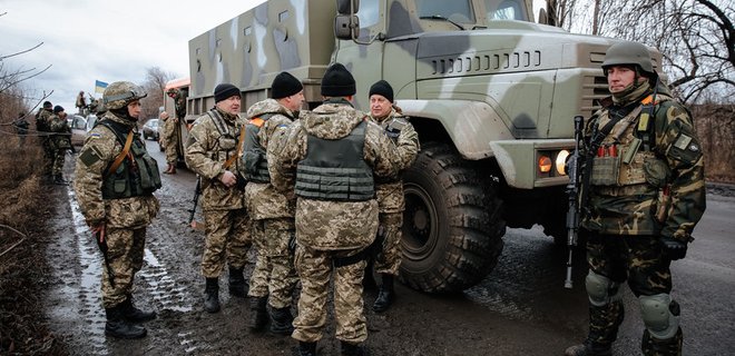 Украина приближается к отводу вооружения, но приказа еще не было - Фото