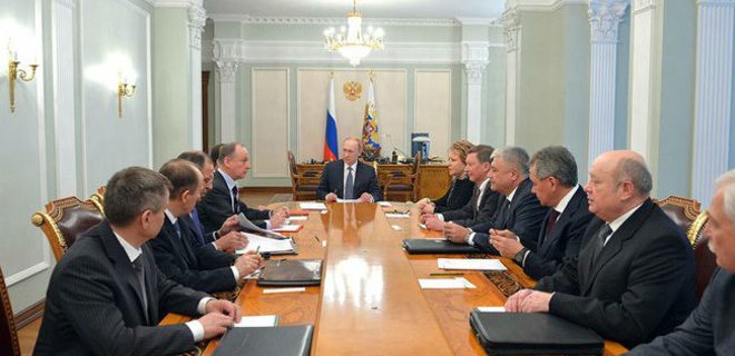 Путин обсудил отвод вооружений в Донбассе на совещании Совбеза РФ - Фото
