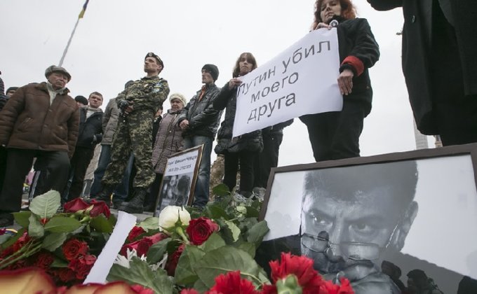 Киевляне вышли на Майдан почтить память Немцова 
