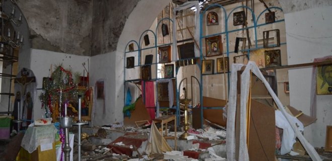 Боевики из Градов обстреляли Троицкое: разбиты церковь и школа - Фото