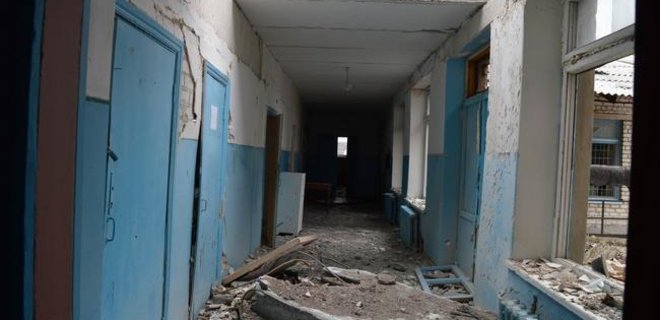 В Троицком артиллерия боевиков повторно разрушила школу - Москаль - Фото