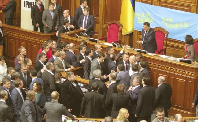 Депутаты сорвали выступление Гонтаревой в Раде: фото