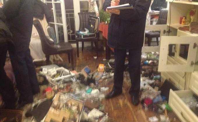 Неизвестные разгромили в Киеве квартиру мужа Виктории Сюмар