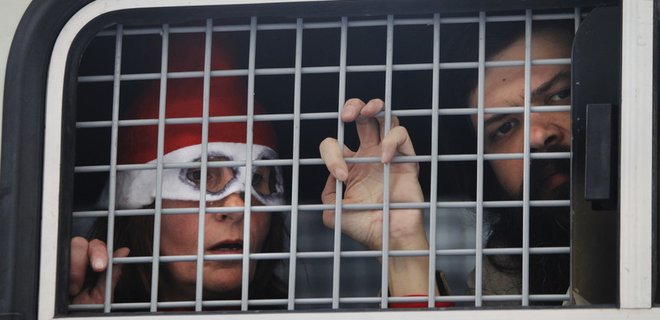 На акции в поддержку Савченко в Петербурге задержаны пять человек - Фото
