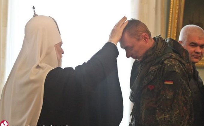 Филарет наградил 15 бойцов АТО церковными медалями: фото