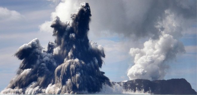 В Тихом океане появился очередной вулканический остров - Фото