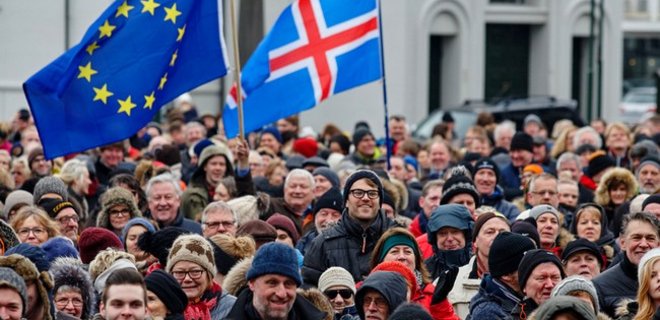 В Исландии протестуют против отказа от интеграции в ЕС - Фото