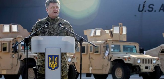 Все автомобили Humvee прибудут в Украину до 9 мая - Порошенко - Фото