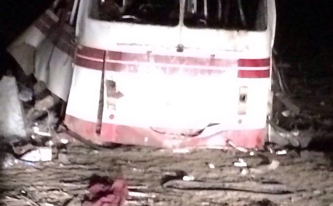 Последствия подрыва автобуса на мине под Горловкой: фото и видео