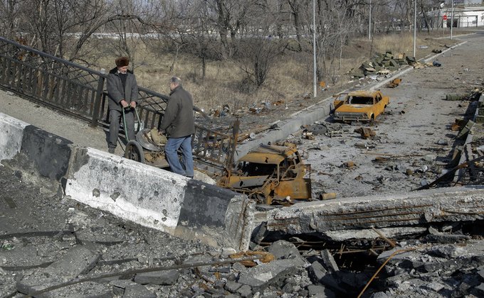 Жизнь в оккупированном Донецке: разруха и цены в рублях 