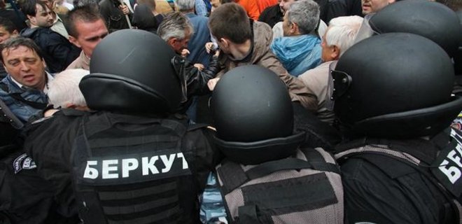 Объявлены в розыск бывший и.о. главы ГУМВД Киева и его зам - ГПУ - Фото