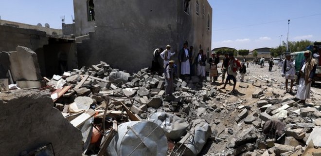 Саудовские ВВС разбомбили молокозавод в Йемене, 37 жертв - Фото