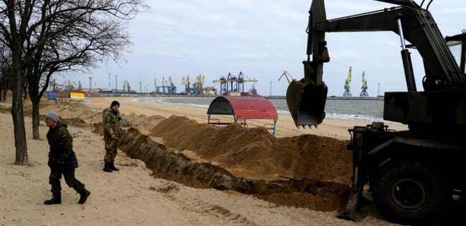Помогать укреплять Мариуполь будут строители из Одессы и Волыни - Фото