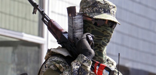 Российские вооруженные силы тренируют боевиков - Associated Press - Фото