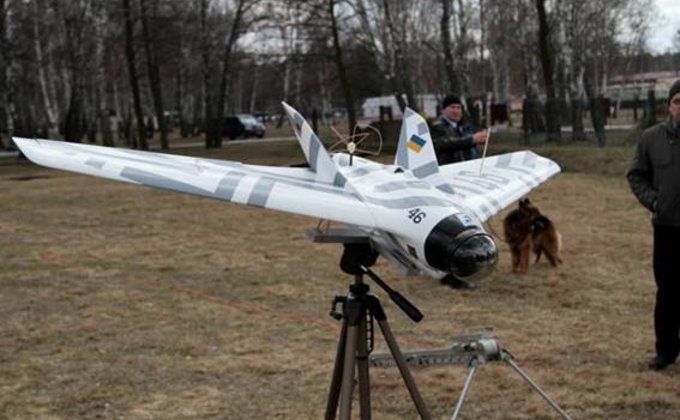 Порошенко и Яценюк проверили броневики для сил АТО: фото и видео 