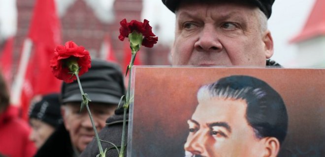 Российский священник посоветовал поклонникам Сталина отрезвиться - Фото
